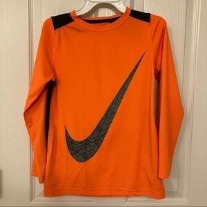 Big boys Nike DriFit long sleeve t-shirt size M